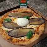 Pizza burrata et aubergine